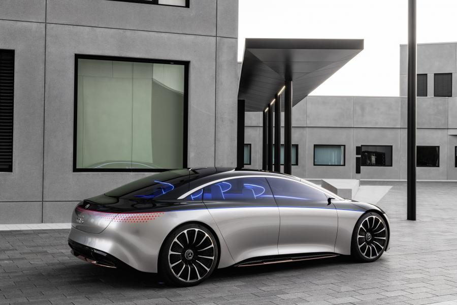  Mercedes-Benz Vision EQS 2019 года  (фото 14 из 54)